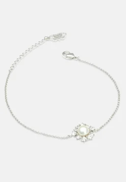 Emily Pearl Bracelet