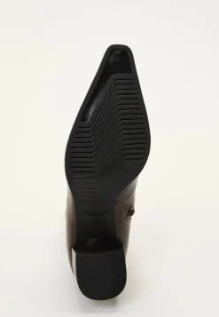 Giselle Leather Boot