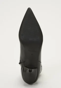 Heeled Leather Ankle Boot