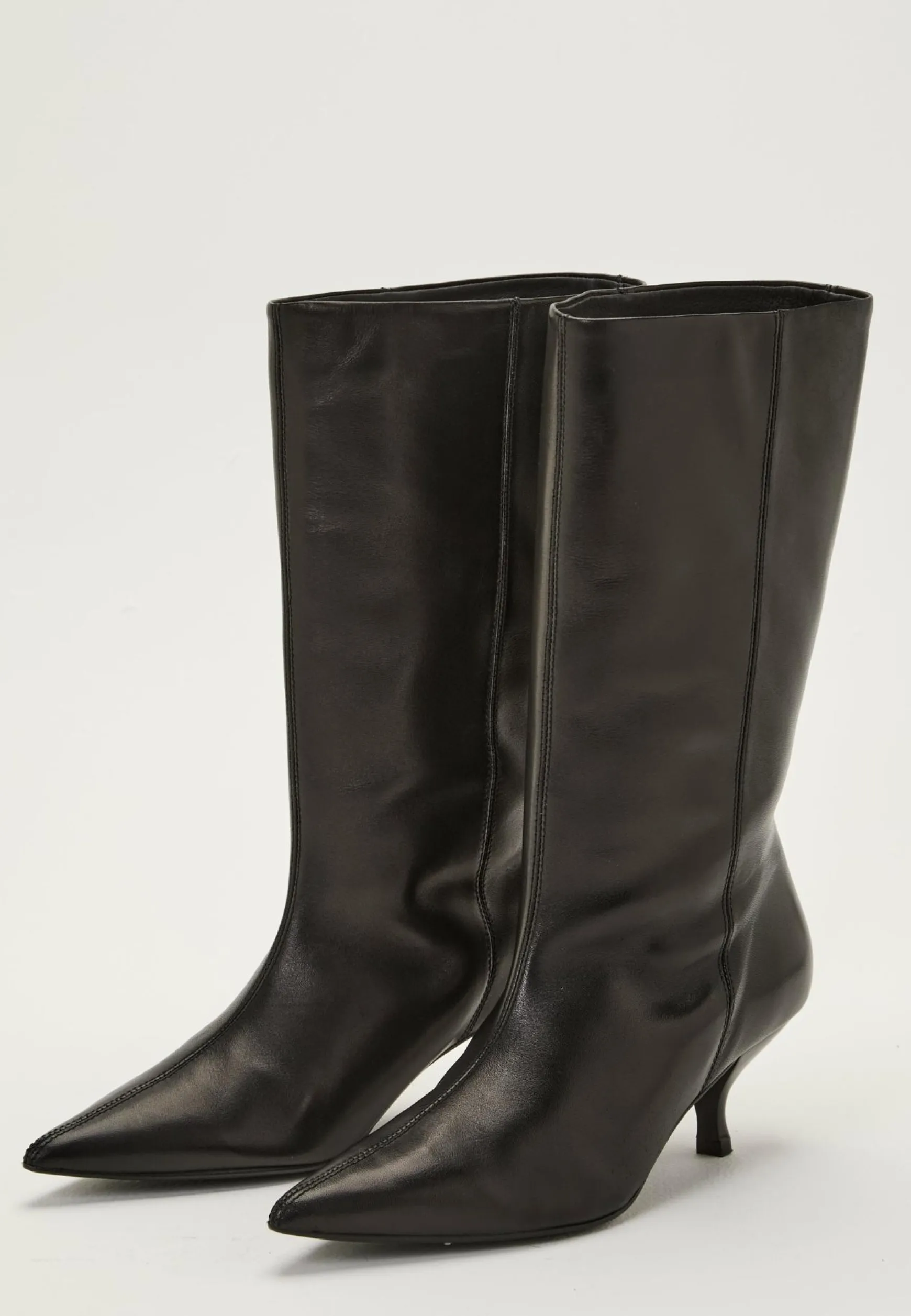 Heeled Mid Knee Leather Boot