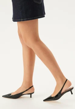 Kari Slingback