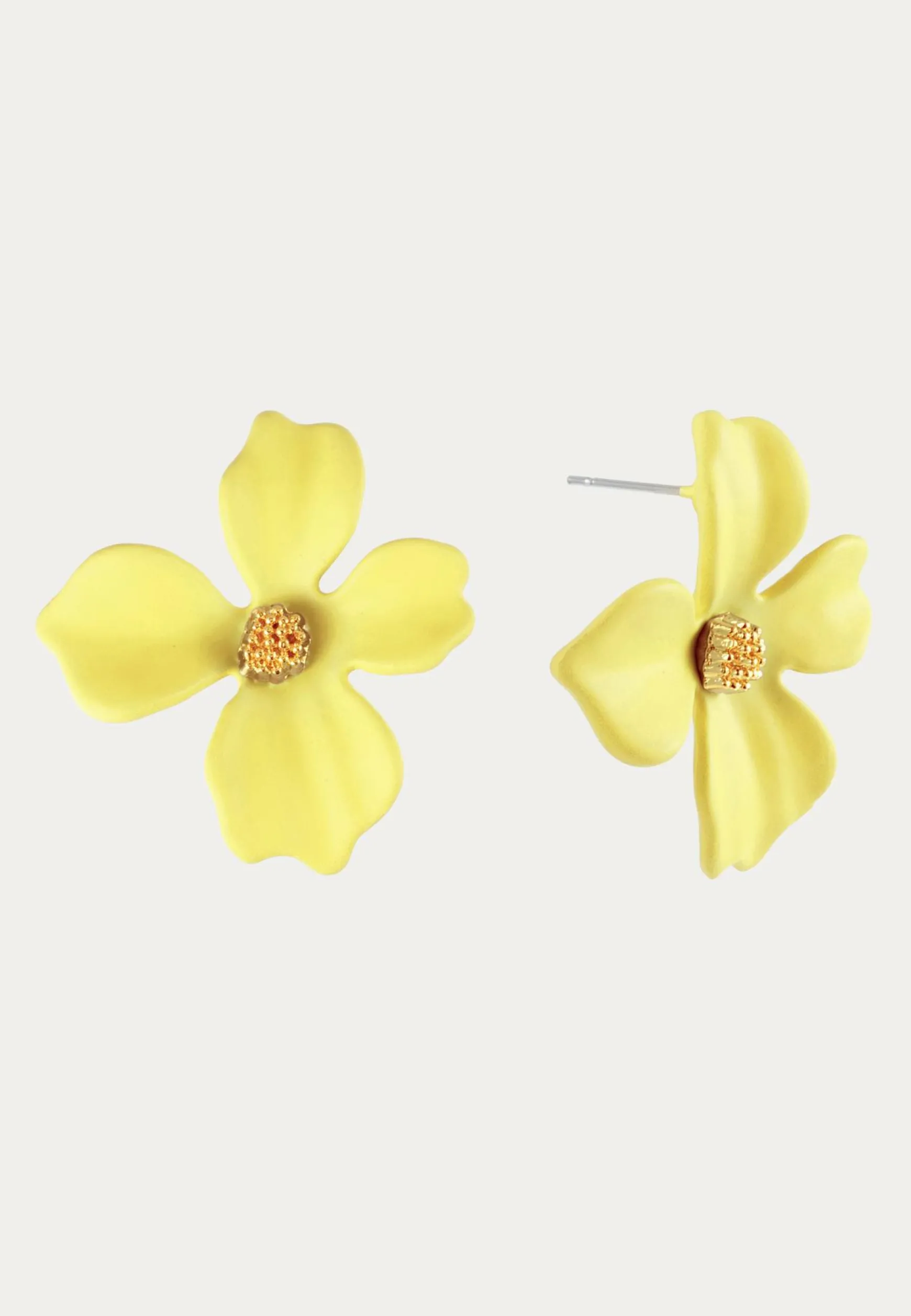 Lilly Flower Earring
