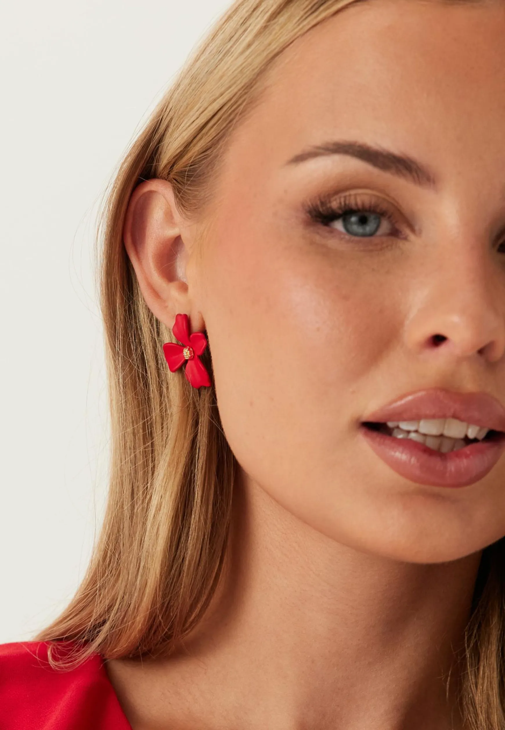 Lilly Flower Earring