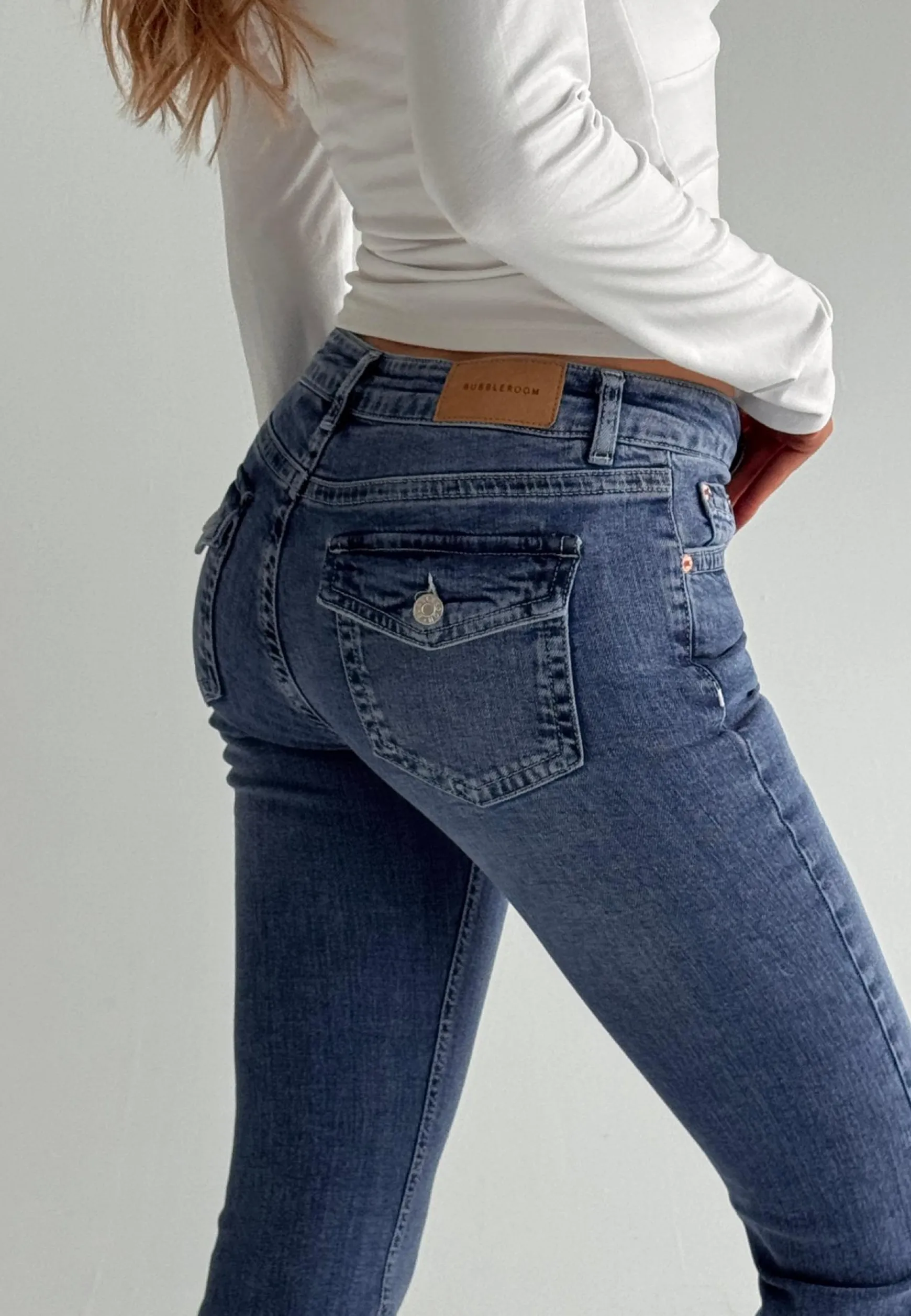 Low Bootcut Flap Jeans