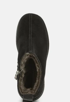Mount Meer Curling Boots