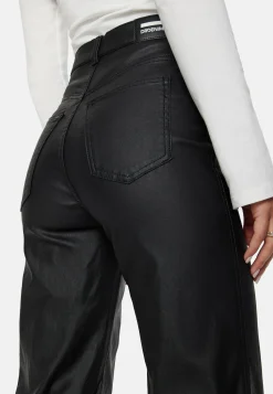Moxy Straight