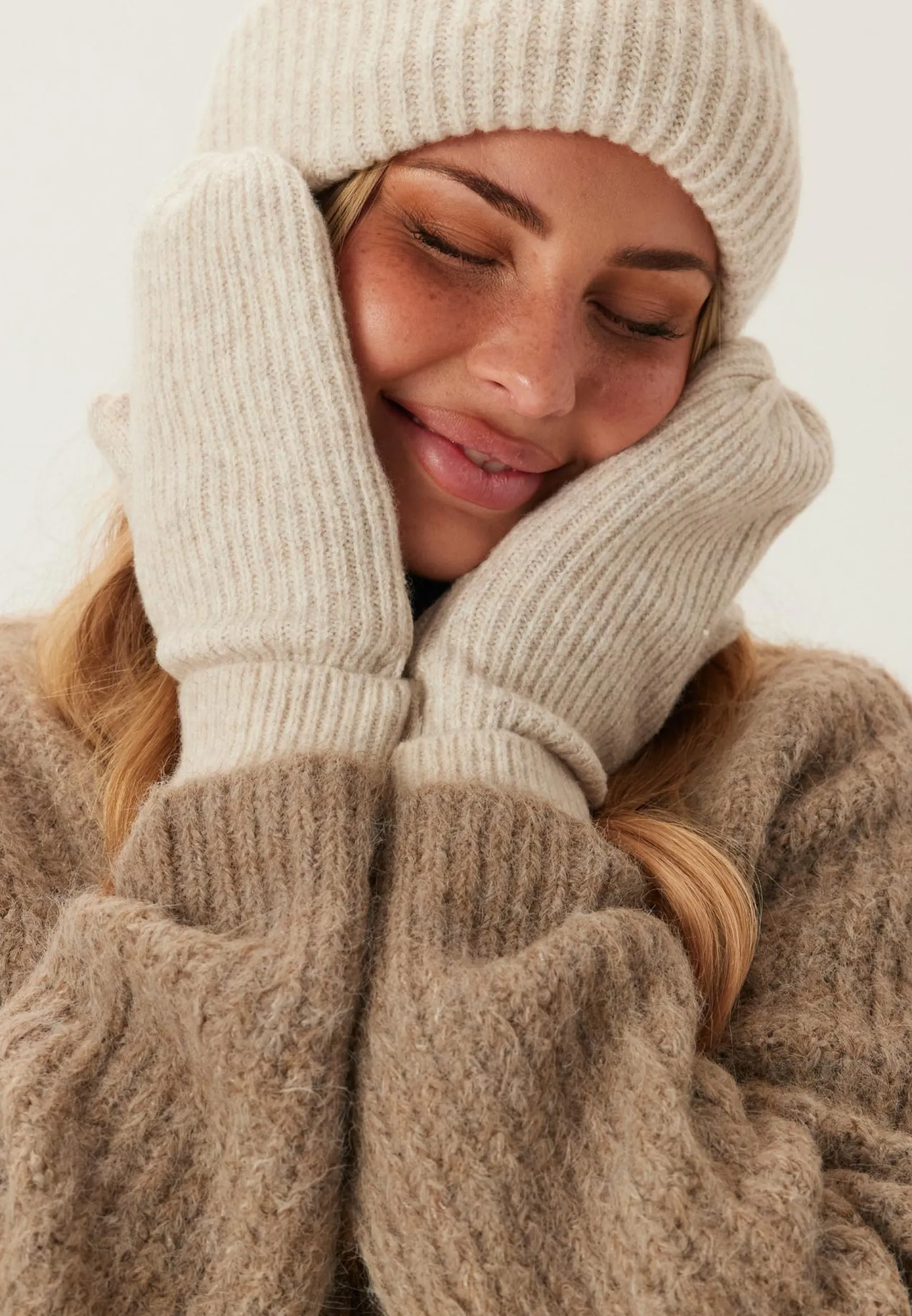 Pcmoella Mittens