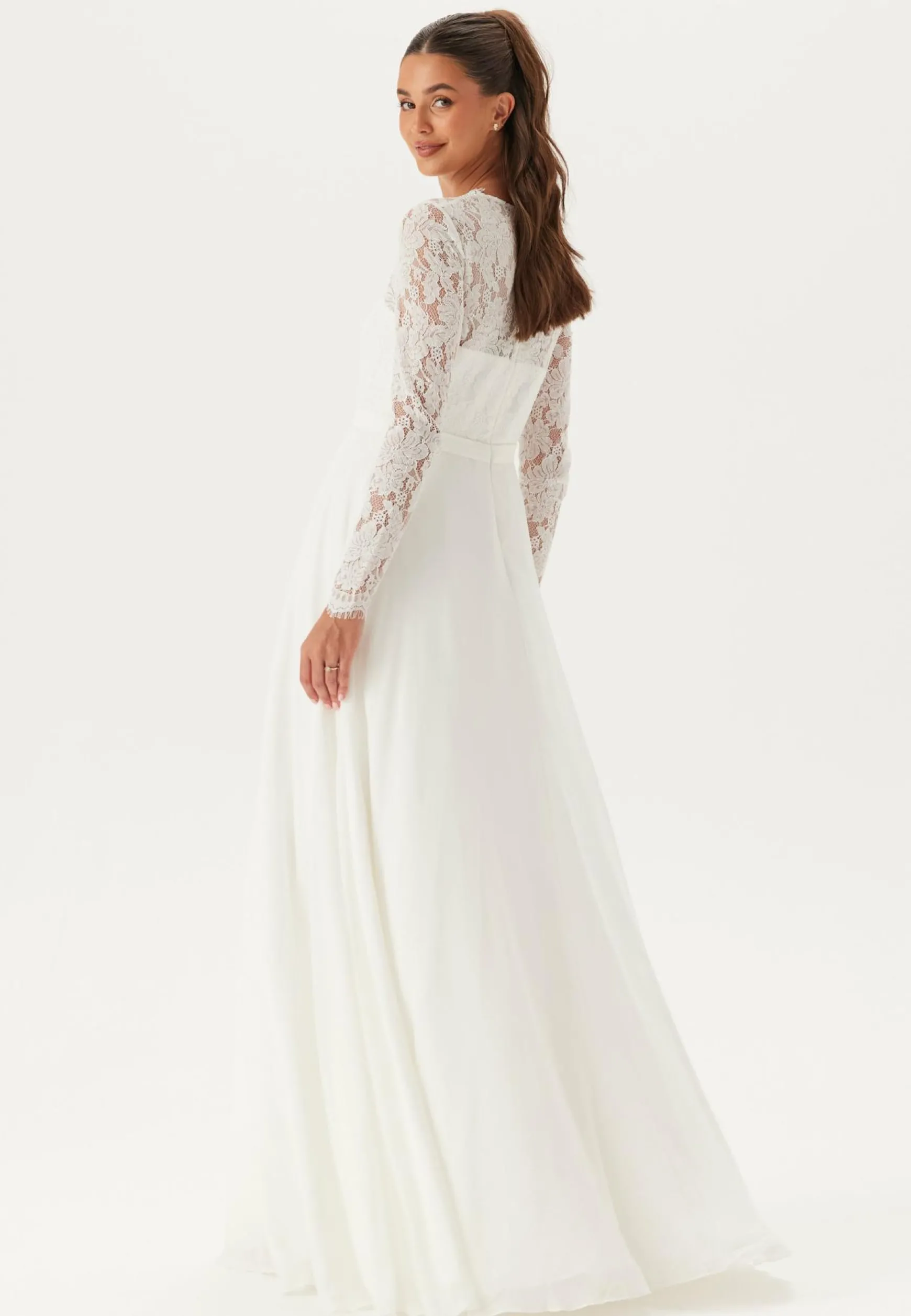 Scallop V-Neck Lace Gown