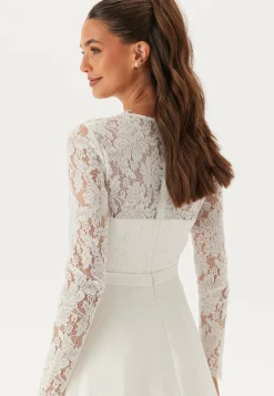 Scallop V-Neck Lace Gown