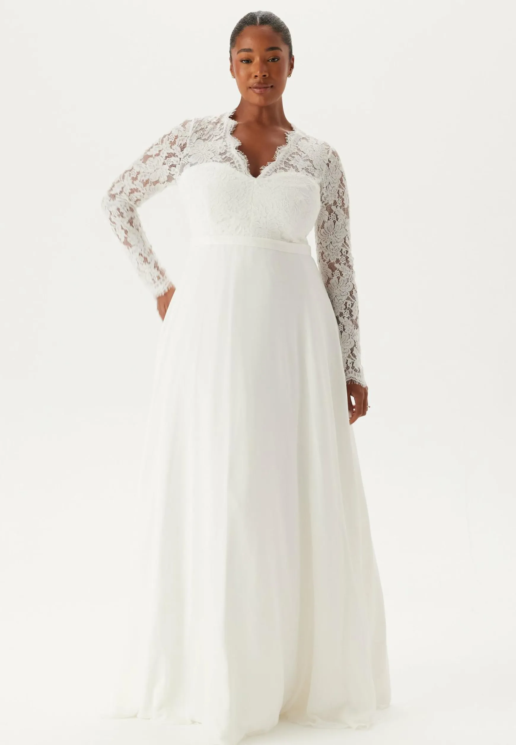 Scallop V-Neck Lace Gown