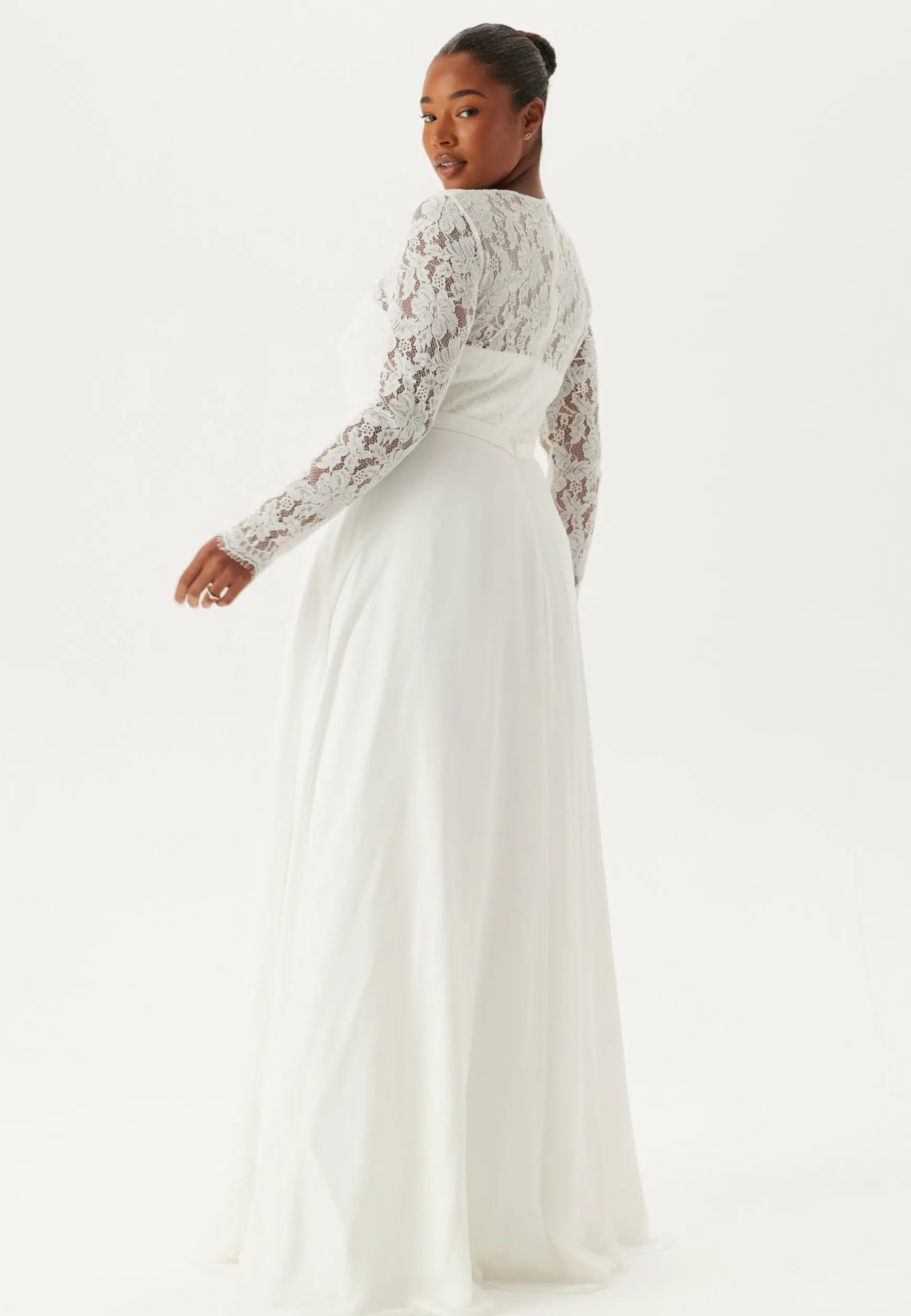 Scallop V-Neck Lace Gown