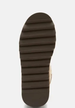 Short Boots