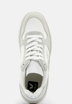 V-10 Sneaker