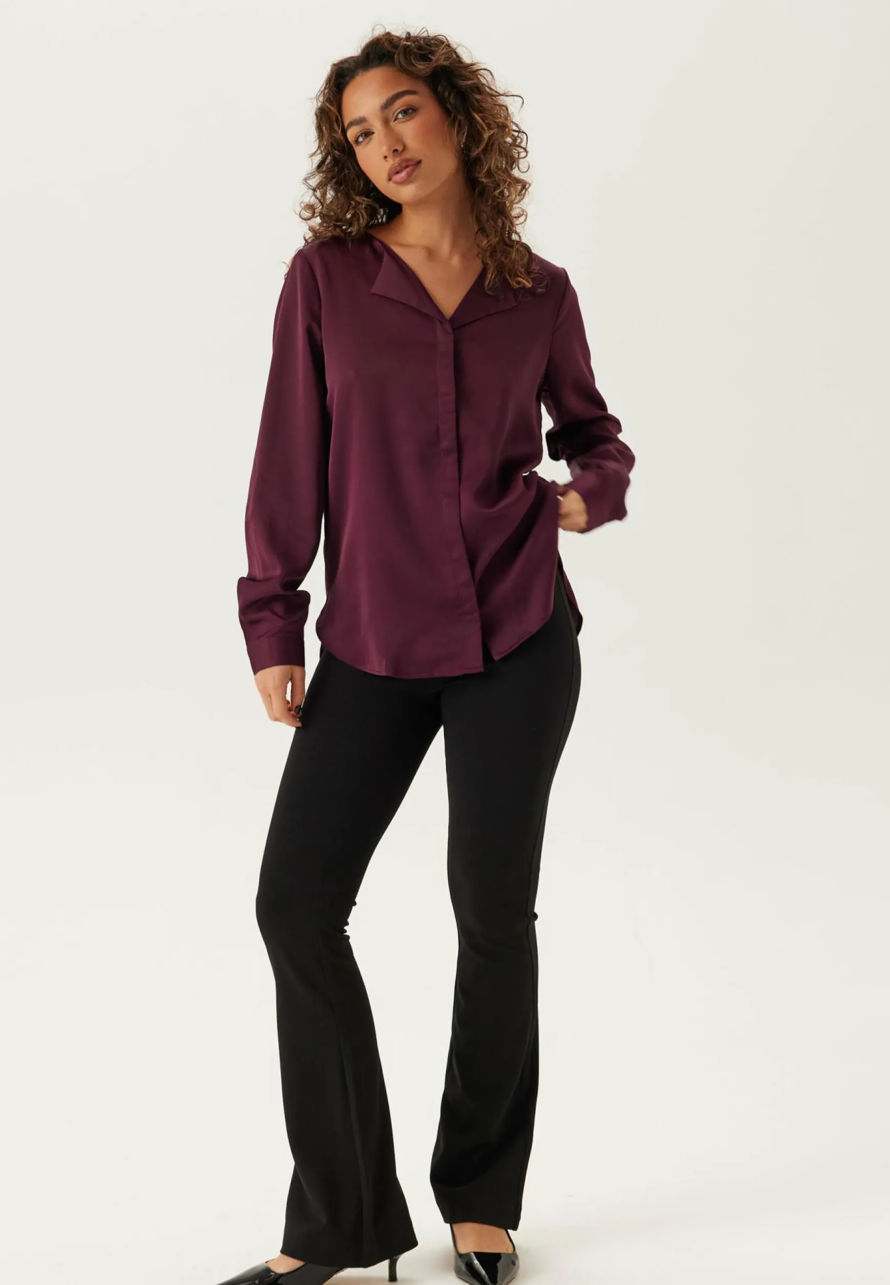 Viellette V-neck L/S Satin Shirt