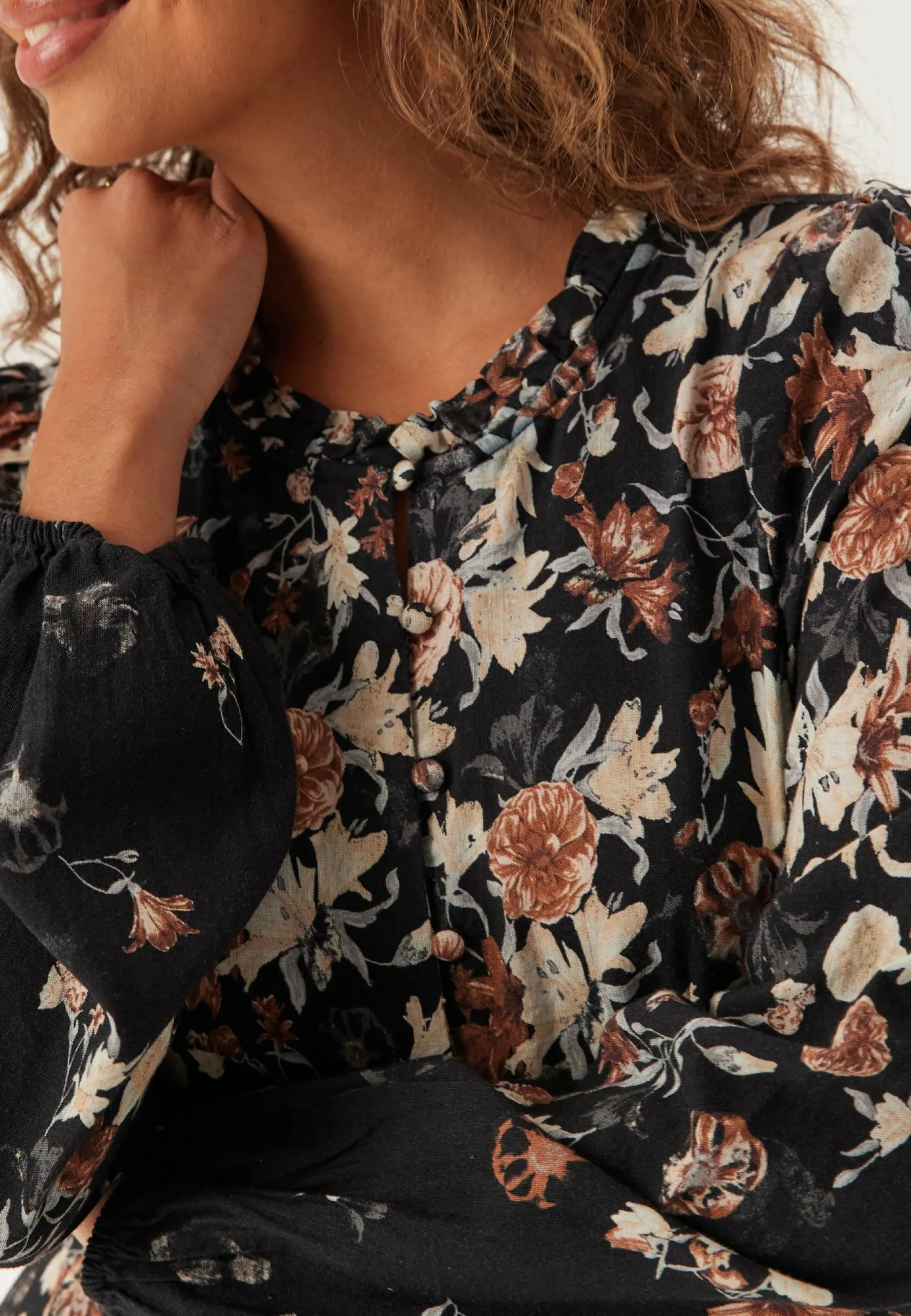 Vielma O-neck L/S SHORT DRESS