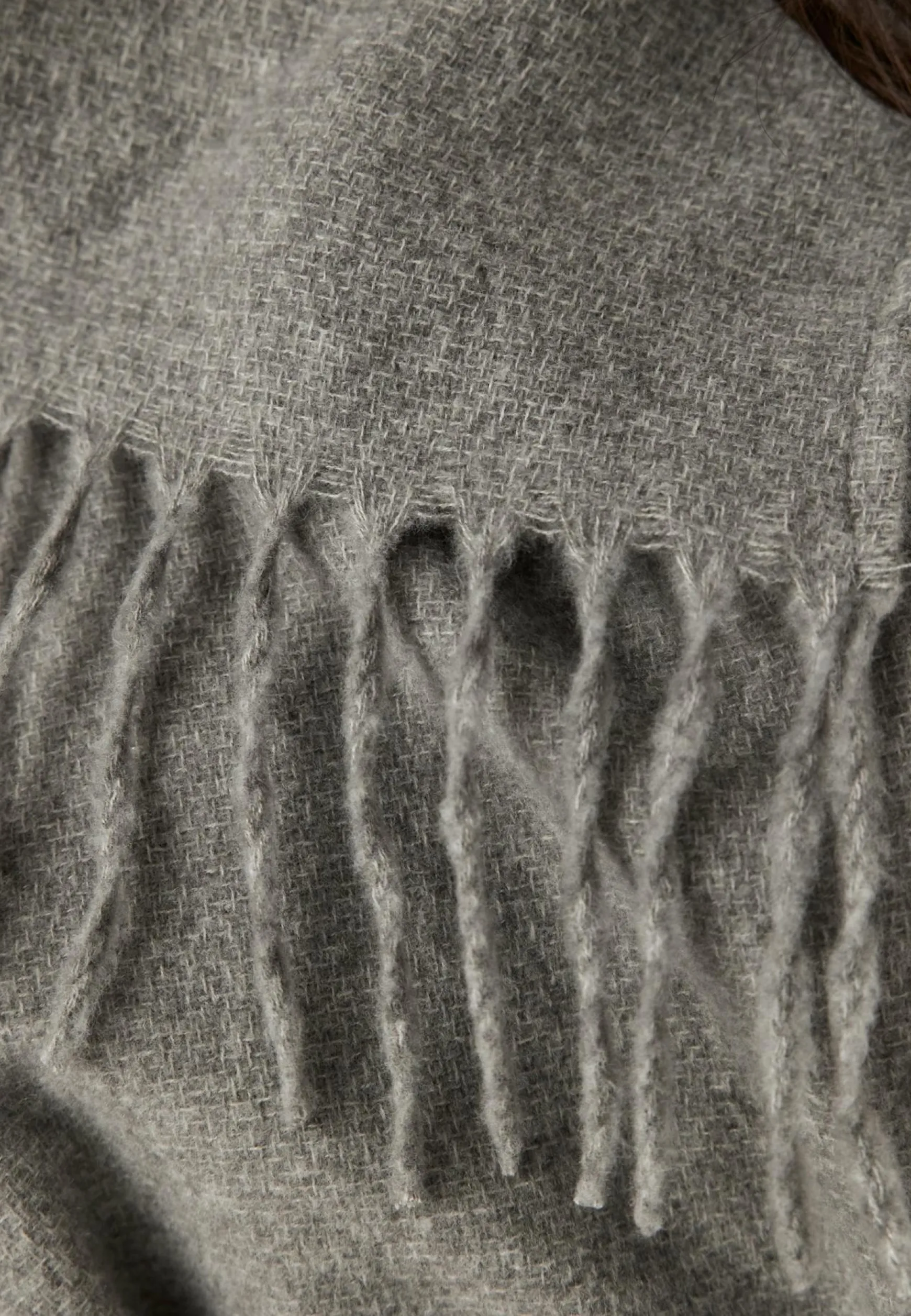 Vifjolira High Neck Poncho