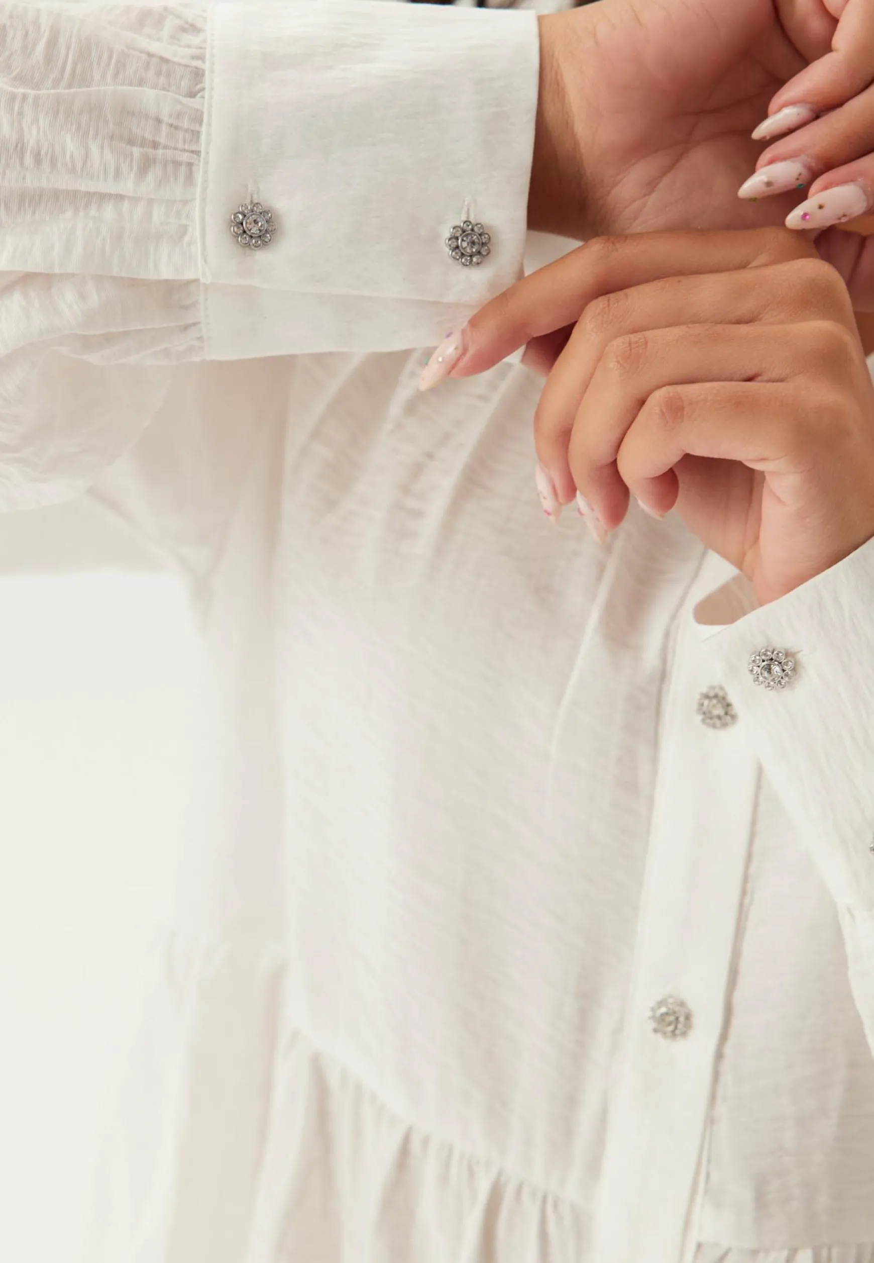 Vikatria New L/S SHIRT