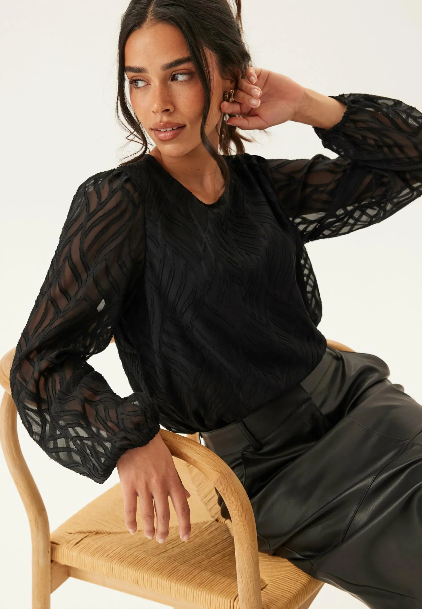 Vimika O-neck L/S Top